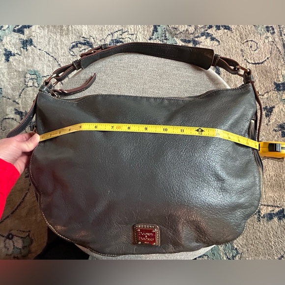 Dooney & Bourke grey leather hobo zip shoulder bag, bottom expandable to 3” - Picture 6 of 13